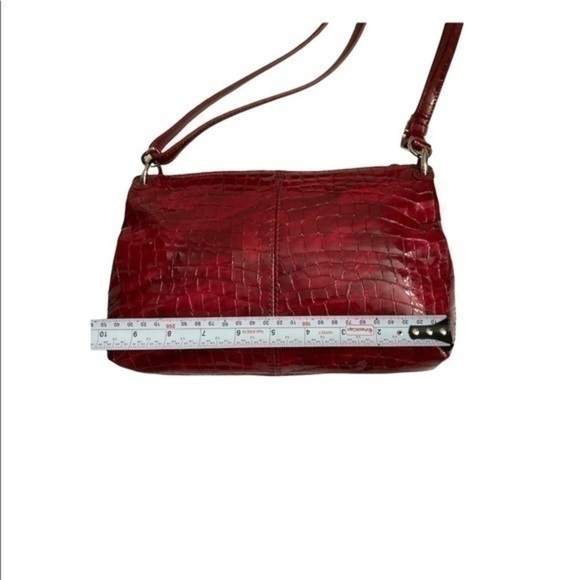 Brighton red shiny embossed leather messenger bag - Picture 3 of 14